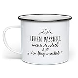 Fashionalarm Emaille -Tasse Leben passiert wenn du Dich auf den Weg machst beidseitig bedruckt | Emaille-Becher mit Spruch Geschenk Welt-Reise, Weiß/Schwarz