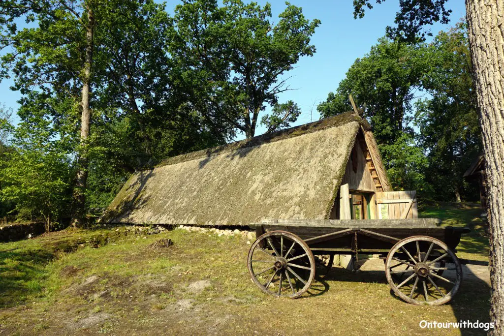 Der alte Schafstall in Wilsede auf der Wanderung nach dem Wilseder Berg