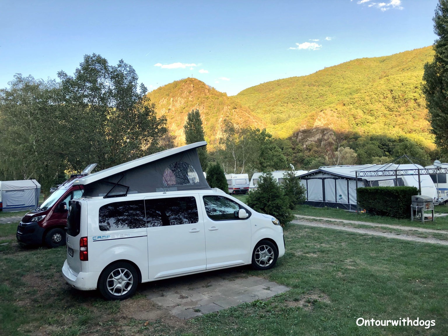 14 Campingplätze an der Mosel mit toller Lage (mit Karte)