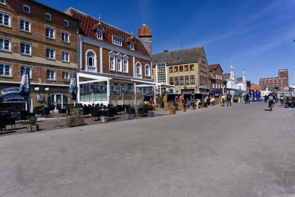 Die Promenade in Kappeln direkt an der Schlei Ostsee - eine der beliebtesten Sehenswürdigkeiten