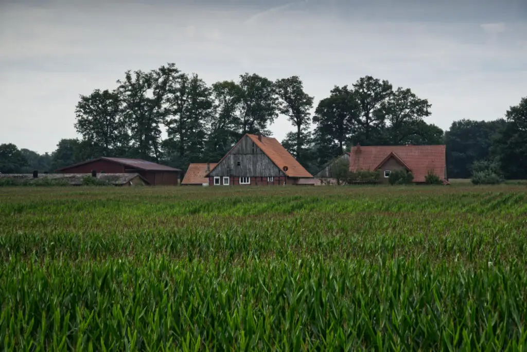 Typische Bauernhäuser der Region