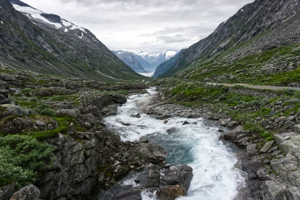 Nationale Touristenroute Gamle Strynefjellsvegen durch Fjordnorwegen