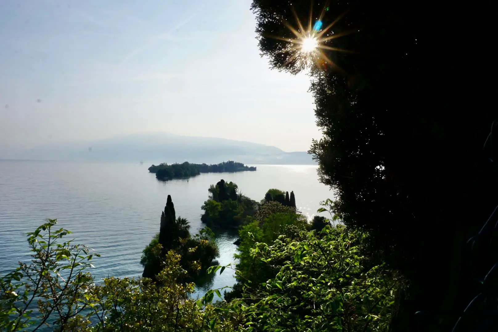 Blick auf die Isola der Garda