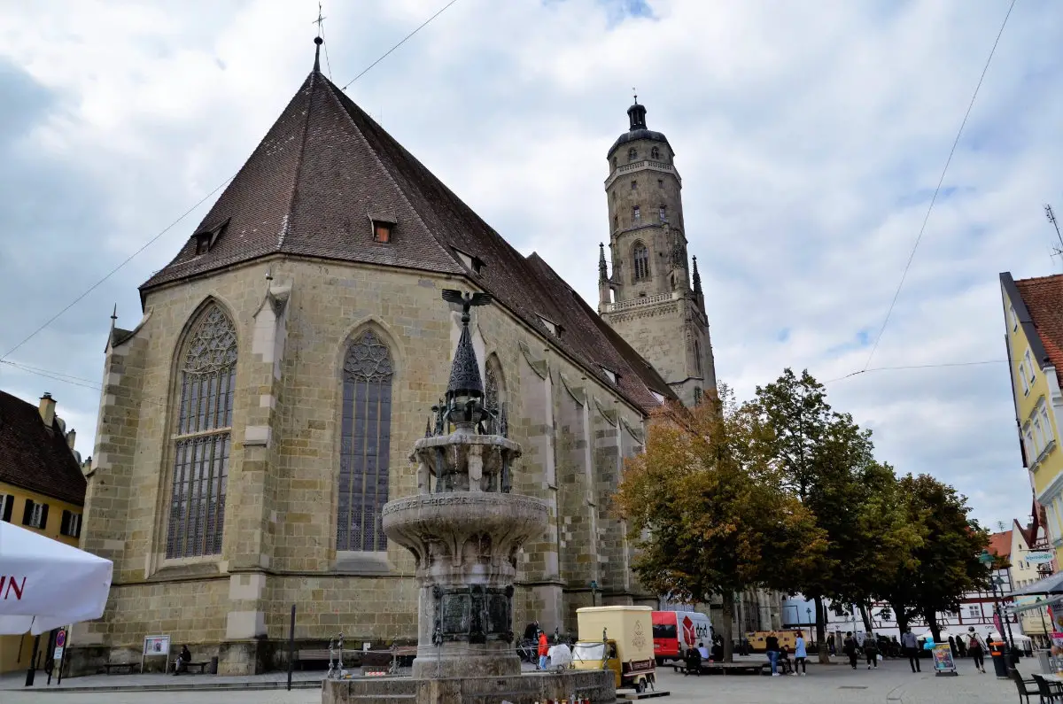 St.-Georgs-Kirche in Nördlingen  - einer schönen Stadt in Bayern
