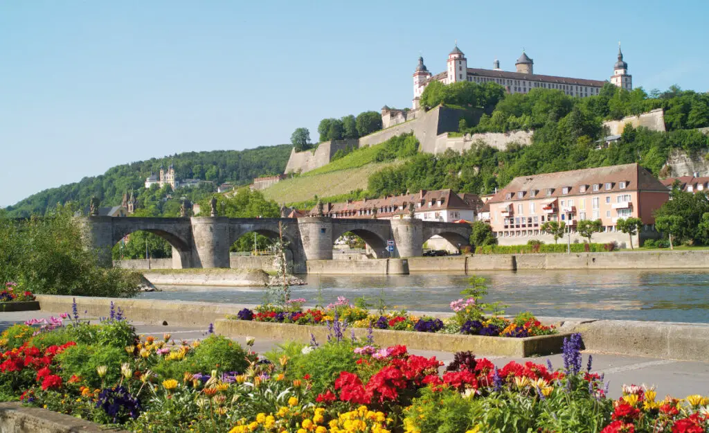 Würzburg ist eine der schönen Städte in Bayern