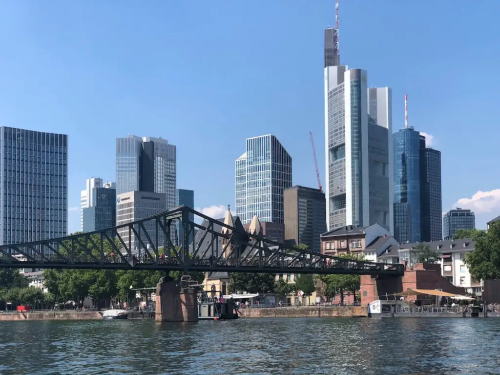 Die Sykline in der schönen Stadt Frankfurt in Hessen