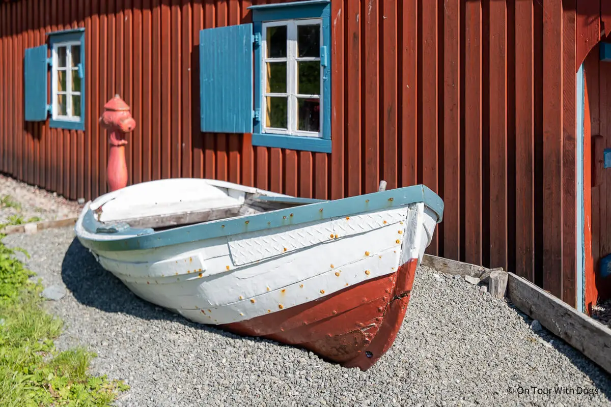 Fischerboot im Fischerdorf Å