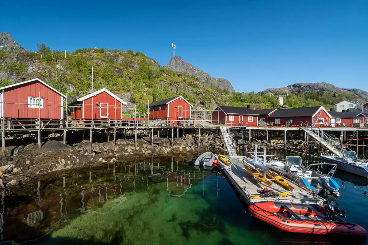 Hafen mit Rorbuer in Nusfjord